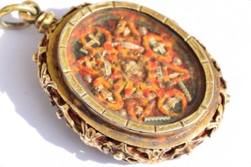 Bijouterie, Joaillerie  - Pendentif reliquaire en argent vermeil ajouré - Espagne début XVIIe siècle