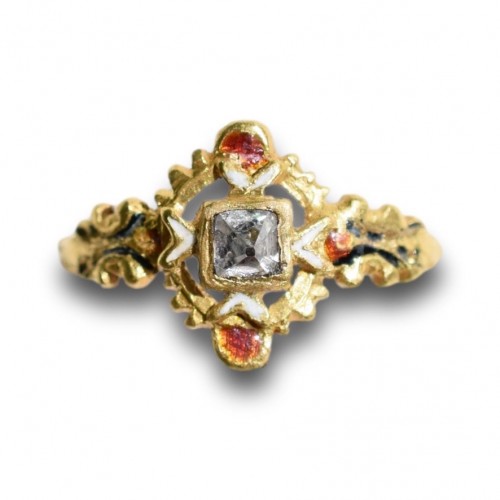  - Bague en or et émail sertie d'un diamant, Espagne 17e siècle