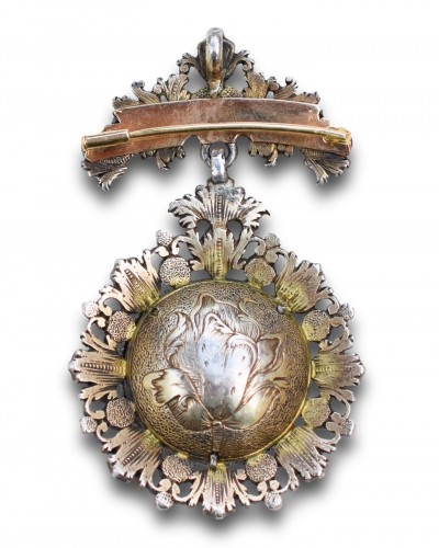 Pendentif de dévotion serti de diamants avec une micro sculpture, Espagne vers 1700 - Matthew Holder
