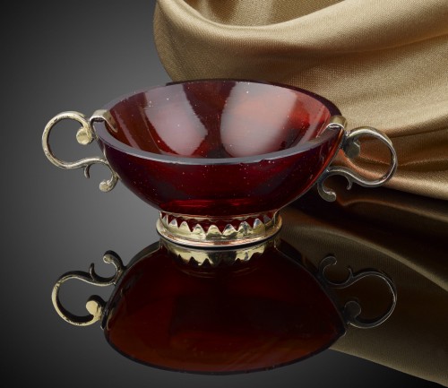 Bol en verre rubis avec montures en argent doré vers 1690 - Mayflower Antiques
