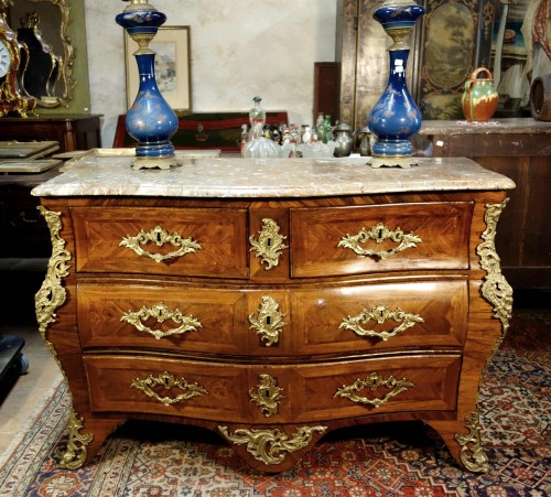 Commode tombeau estampillée Migeon - Mobilier Style Louis XV