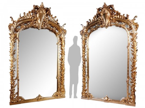 Monumentale paire de miroirs en bois doré, fin XIXe