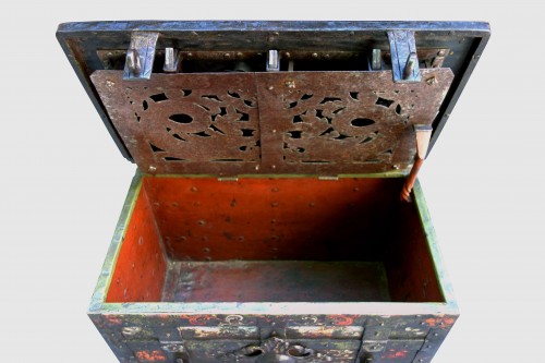 Coffre de Nuremberg polychromé, XVIIe siècle - Méounes Antiquités