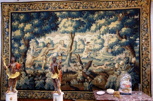 Antiquités - Grande tapisserie d’Aubusson « La chasse au renard », début du XVIIIe