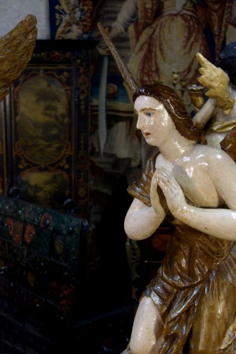 Antiquités - Paire d’anges en bois polychromé