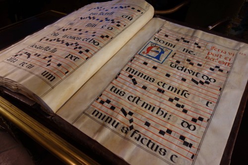 Antiquités - Grand Antiphonaire De Messe De 260 Pages, Daté 1736