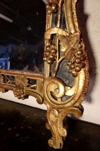 Miroirs, Trumeaux  - Grand miroir provençal de Beaucaire à pare closes en bois doré