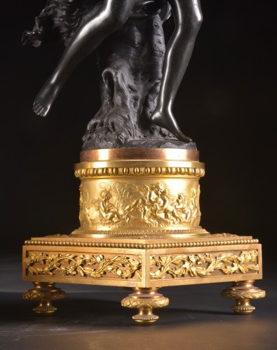 Antiquités - Grand ensemble trois pieces en bronze avec bacchantes