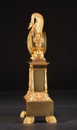 Antiquités - Pendule de table Cygne en bronze doré Empire