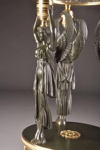Centre de table Empire aux Victoires ailées en bronze patiné et doré - Objet de décoration Style Empire