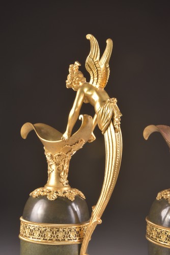 XIXe siècle - Grande paire d'aiguières en bronze début XIXe siècle