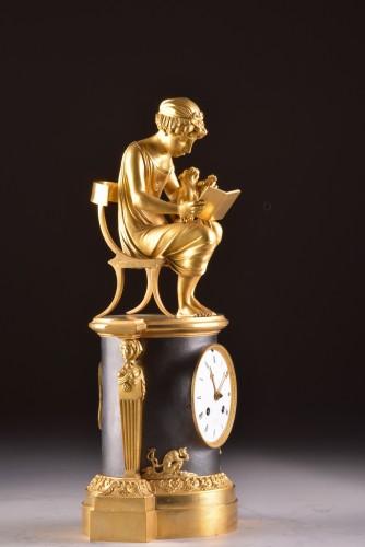 Pendule Empire en bronze doré et patiné circa 1810 - Horlogerie Style Empire