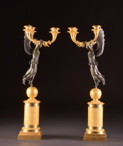 XIXe siècle - Paire de candélabres Empire en bronze