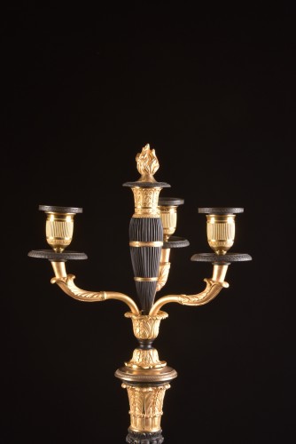 XIXe siècle - Paire de candélabres Charles X en bronze