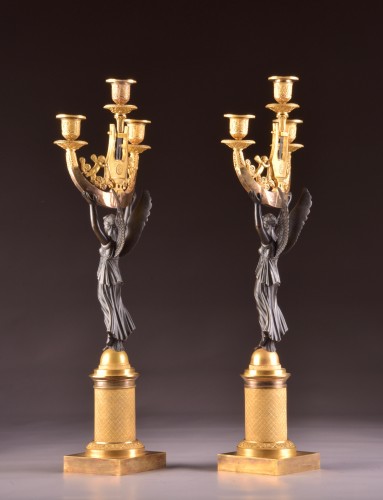 Antiquités - Paire de candélabres Empire aux victoires ailées circa 1810