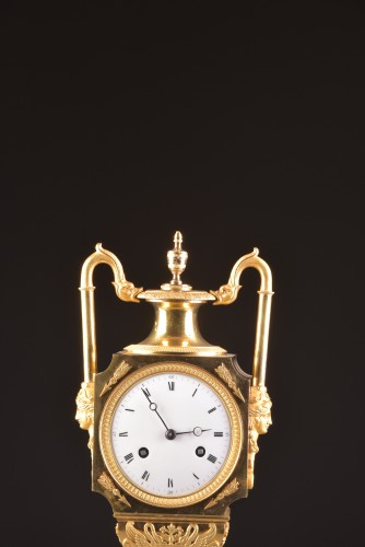 Pendule Vase Empire en bronze doré - Horlogerie Style Empire