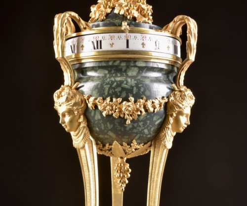 XIXe siècle - Pendule à cadran tournant en Porphyre par Henry Dasson (1825-1896)