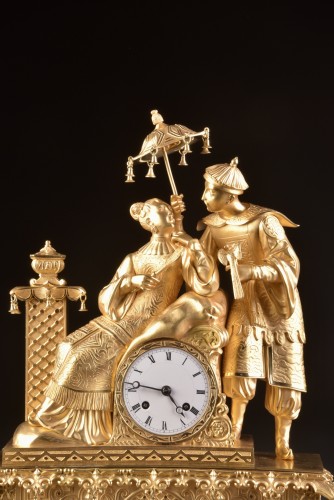 Horlogerie Pendule - Pendule à Chinoiserie en bronze doré vers 1850 - 1870
