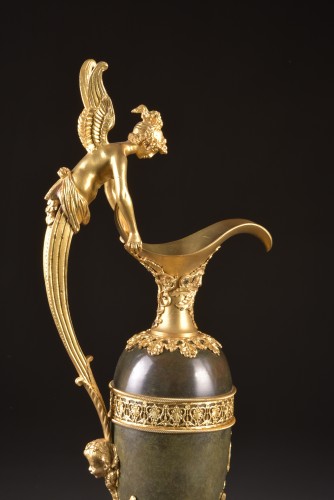 Objet de décoration Cassolettes, coupe et vase - Paire d'aiguières Charles X en bronze