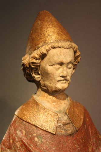 Saint Pierre en pierre sculptée polychromée, Lorraine fin XIIIe début XIVe - Galerie Nicolas Lenté