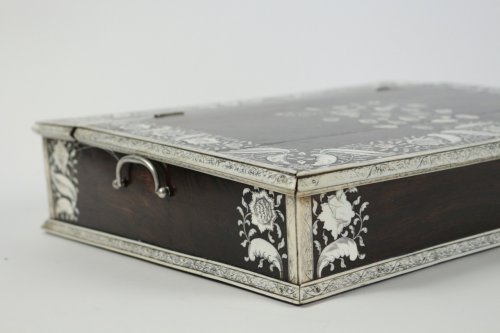 Objet de décoration  - Coffre écritoire Anglo-Indien, milieu du XVIIIe siècle en palissandre e