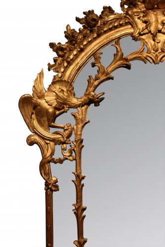 Miroir aux dragons à parecloses en bois doré et sculpté, époque Louis XV, vers 1730 - Miroirs, Trumeaux Style Louis XV