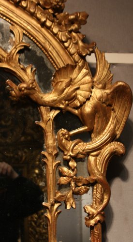 Miroirs, Trumeaux  - Miroir aux dragons à parecloses en bois doré et sculpté, époque Louis XV, vers 1730