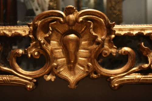 Miroir aux dragons à parecloses en bois doré et sculpté, époque Louis XV, vers 1730 - Galerie Nicolas Lenté