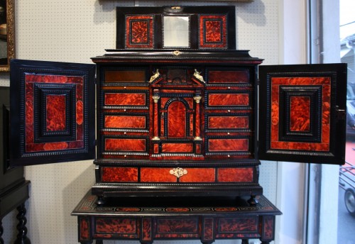 Cabinet en écaille de tortue, Anvers XVIIe siècle - Mobilier Style 