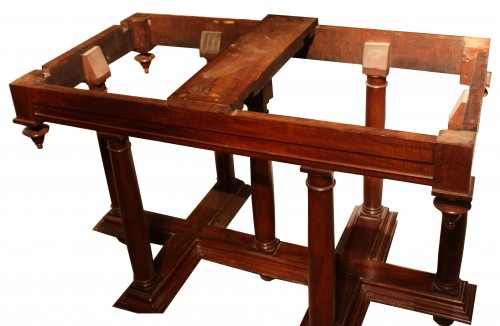 Table en noyer aux allonges d'époque Renaissance - Mobilier Style Renaissance