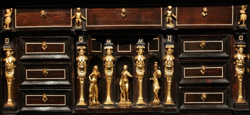 Antiquités - Cabinet aux trois déesses en palissandre incrusté d'ivoire, début XVIIe, Augsbourg