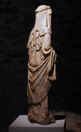 Sculpture Sculpture en pierre - Vierge à l’enfant en pierre sculptée, milieu du XIVe siecle