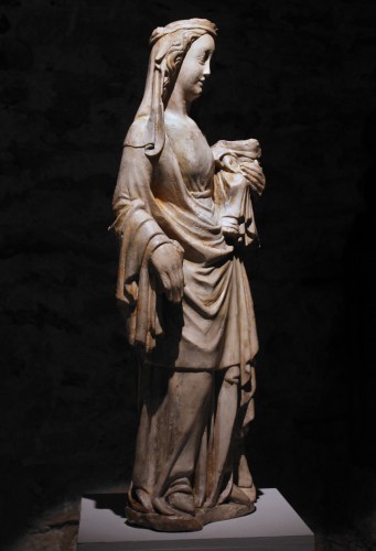 XIe au XVe siècle - Vierge à l’enfant en pierre sculptée, milieu du XIVe siecle