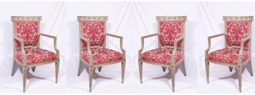 Suite de quatre fauteuils laqués et dorés, Toscane fin du 18e siècle - Sièges Style Louis XVI