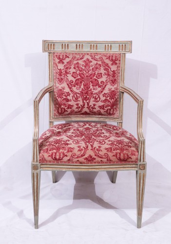 XVIIIe siècle - Suite de quatre fauteuils laqués et dorés, Toscane fin du 18e siècle