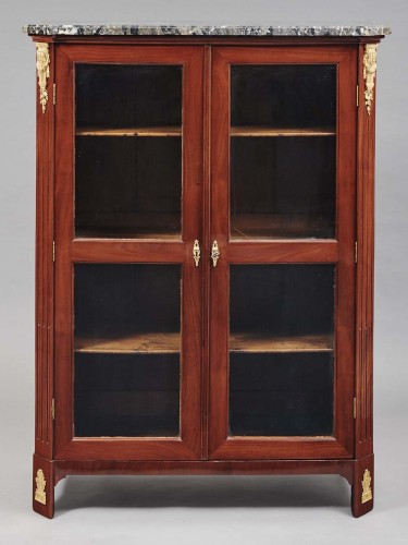 Petit meuble en vitrine estampillé Nicolas Petit d'époque Louis XVI - Mobilier Style Louis XVI