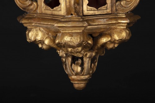Paire de lanternes anciennes en bois doré finement sculpté - Phidias Antiques