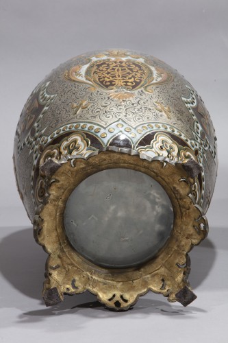 Antiquités - Paire de grands vases en porcelaine fin XIXe