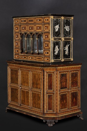 Antiquités - Cabinet d'Europe du Nord première moitié du XIXe siècle