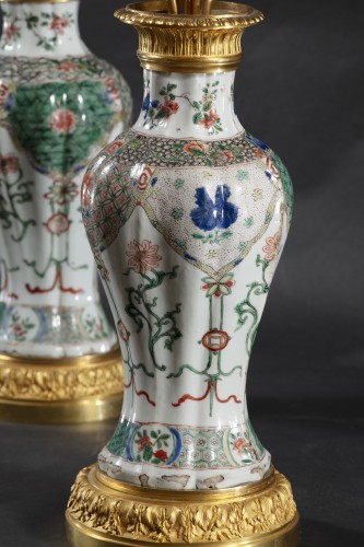 Paire de vases de famille vert chinois - Phidias Antiques