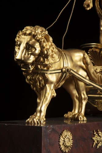 Pendule à char tiré par un lion signée Leroy à Paris - Empire