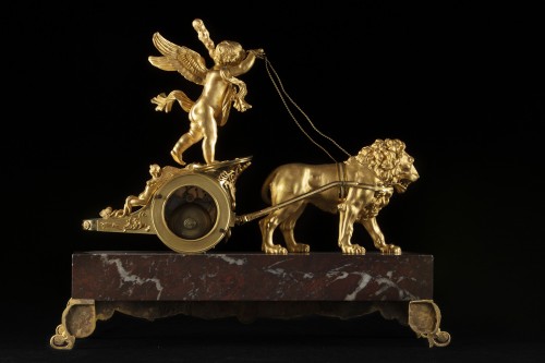 Antiquités - Pendule à char tiré par un lion signée Leroy à Paris