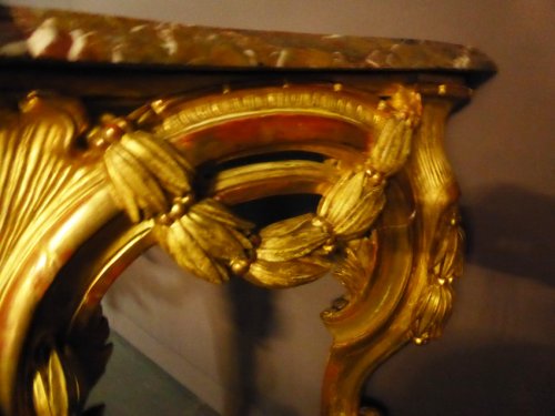 Louis XV - Console en bois doré époque Louis XV