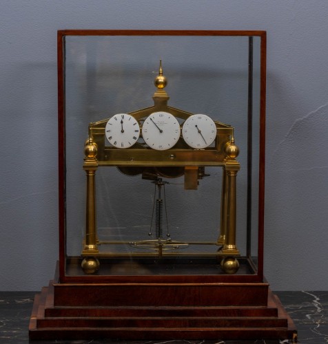 Horloge squelette Regency en laiton doré - 