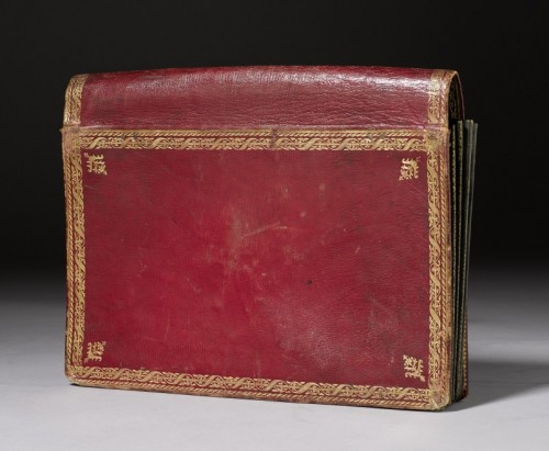 Portefeuille Louis XVI en cuir rouge marocain - Objets de Curiosité Style Louis XVI