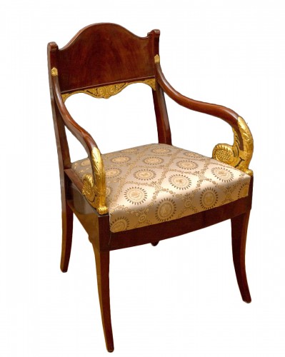 Ensemble de quatre fauteuils russes du 19e siècle en acajou et bois doré