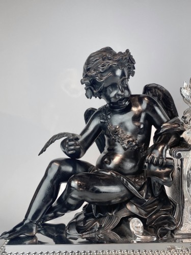 Antiquités - Christofle Paris - importante pendule de cheminée en bronze argenté