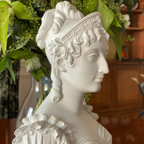 Buste figurant la Duchesse d'Angoulême en biscuit de Sèvres d'époque Charles X - Royal Provenance