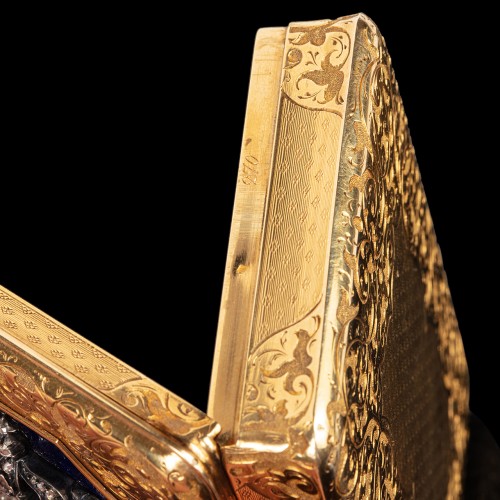 Objets de Vitrine Coffret & Nécessaire - Tabatière royale en or, émail et diamants au chiffre du roi Louis-Philippe
