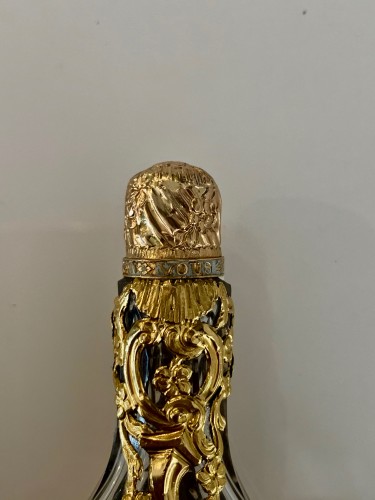 Flacon à sels en cristal de roche et or d'époque Louis XV - SeblAntic
